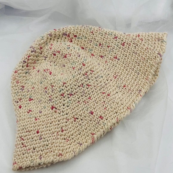 Bucket hat - fits adult sz 22' head circumference. - Picture 1 of 9